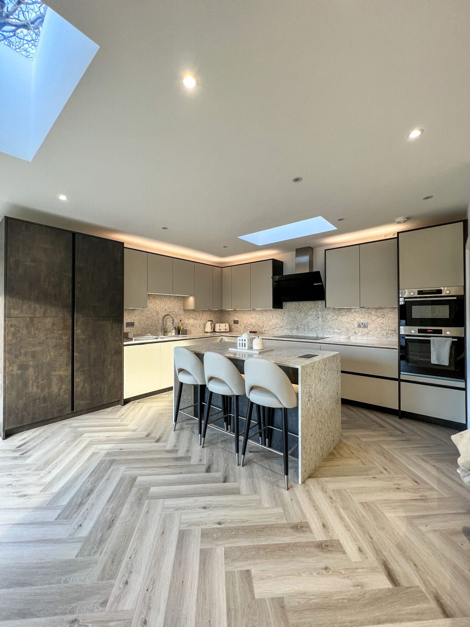 Minimalist Kitchen In Kashmir Steel | Net Kitchens Direct
